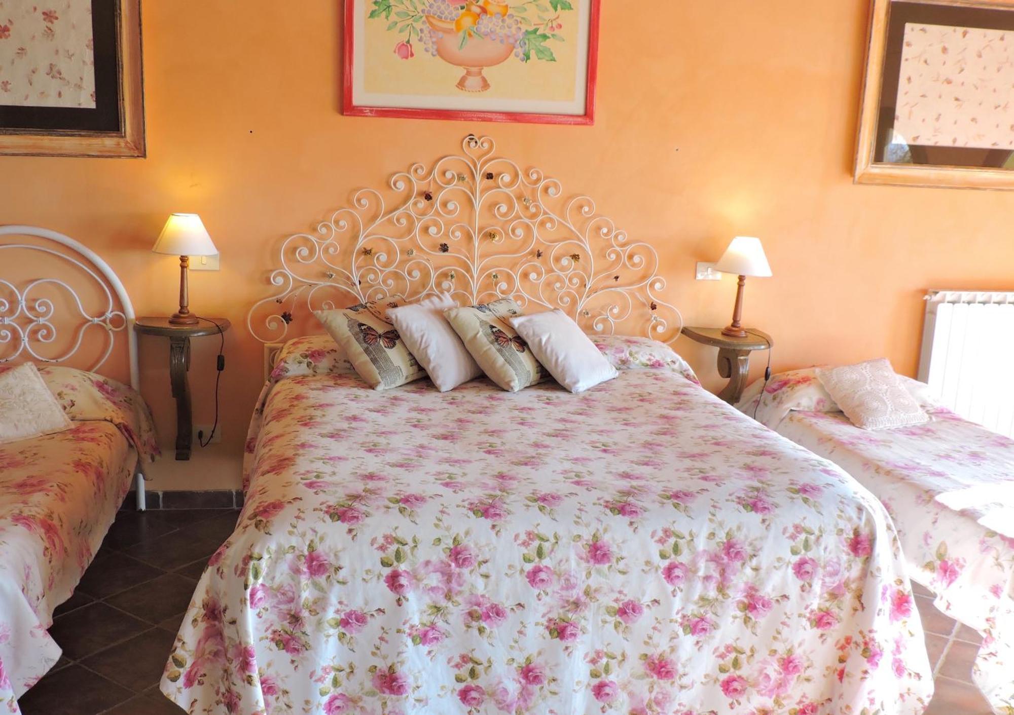 Casale Fedele Family Relax B&B Vicino Al Borgo Рончилионе Стая снимка